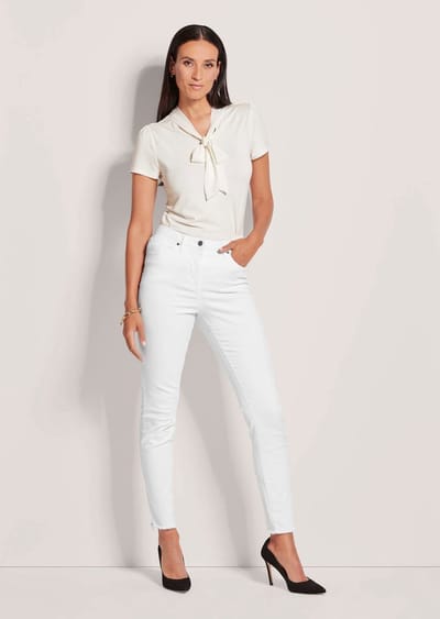 MADELEINE M-Jeans, Wijd M-jeans in recht model met logo-borduursel