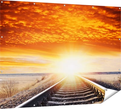 Gards Tuinposter Rails Spoorweg bij Zonsondergang - 160x120 cm - Tuindoek - Tuindecoratie - Wanddecoratie buiten - Tuinschilderij