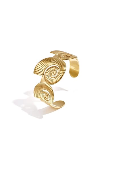 Manchet statement armband met spiraalschelpen - Verkleurt niet - Cadeau - Goudlief.nl