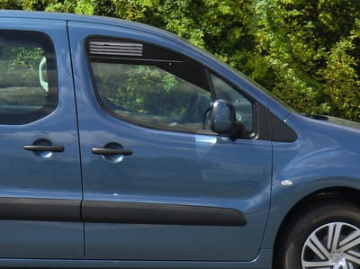 Ventilatierooster set zijramen voorzijde Citroen Berlingo, Peugeot Partner bouwjaar 2008-2018 Raamrooster raam