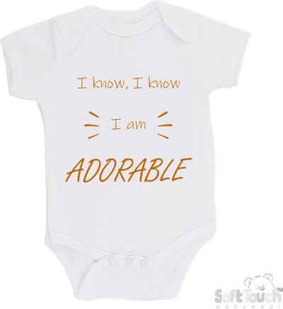 100% katoenen Romper "I know, I know I am ADORABLE" Unisex Katoen Wit/tan Maat 62/68