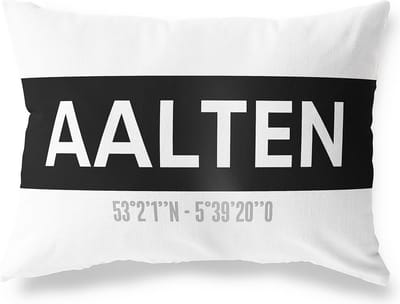 Tuinkussen AALTEN - GELDERLAND met coördinaten - Buitenkussen - Bootkussen - Weerbestendig - Jouw Plaats - Studio216 - Modern - Zwart-Wit - 50x30cm