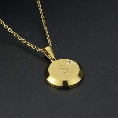 Aramat Jewels | Halskettingen | Goudkleurige Initiaal Ketting met Zirkonia Steentje - 45cm | S | |18mm | Staal | Volwassenen | Verkleurd niet