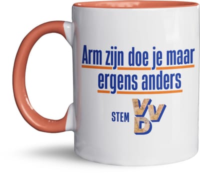NietMokken.nl - Grappige Mok – VVD Mok "Arm zijn doe je maar ergens anders" – Politieke Humor – 325 ml Keramische Koffiemok – Inclusief Gratis NietMokken® Viltje – Aan Beide Zijden Bedrukt