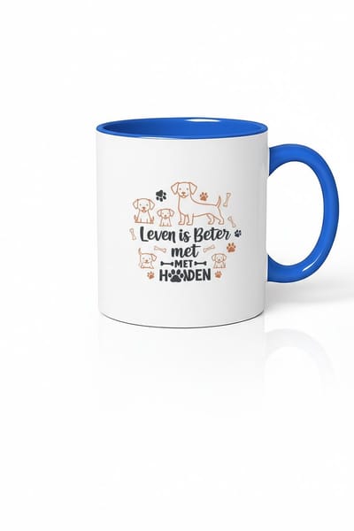 Leven Is Beter Met Honden Mok 330ml – Witte Keramische Koffiemok met Blauwe Oor – Schattige Honden Illustratie Cadeau voor Hondenliefhebbers