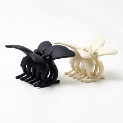 Set van 2 vlinder haar clips – zwart en crème – dames – matte kunststof vlinder vorm haar klemmen – decoratieve haar accessoires
