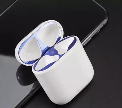 KELERINO. Metalen stofbeschermers geschikt voor Airpods 1 - Hou je Airpods schoon - 2 stuks - Blauw