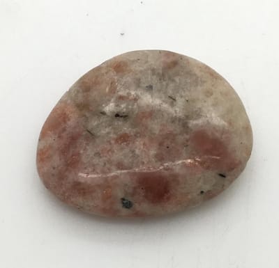 Zonnesteen edelstenen zaksteen 2.5 x 3 cm positiviteit voor onze mannelijke kracht en zelfvertrouwen