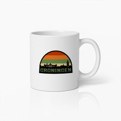 Groningen Stad Skyline Mok – Retro Zonsondergang Design Koffiebeker – Perfect Souvenir voor Groningen Liefhebbers