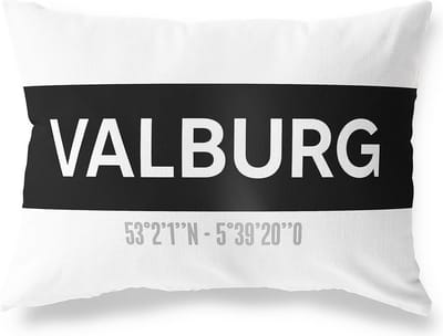 Tuinkussen VALBURG - GELDERLAND met coördinaten - Buitenkussen - Bootkussen - Weerbestendig - Jouw Plaats - Studio216 - Modern - Zwart-Wit - 50x30cm