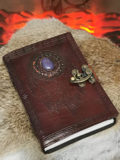 Leren Dagboek - Dream Catcher - Leren Dagboek met Reliëf en Steen - Notitieboek - Schrijfboek - Journal - Schetsboek - Notebook - Handgemaakt - 18cm x13cm x 4cm