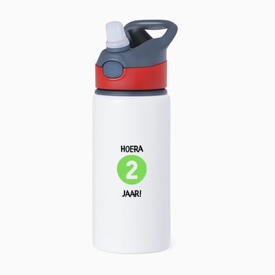 Hacebo® - Hoera 2 jaar waterfles met rietje rood - Verjaardag - Jarigen - Verjaardagscadeau - peuter - Happy birthday - water fles - 650ML