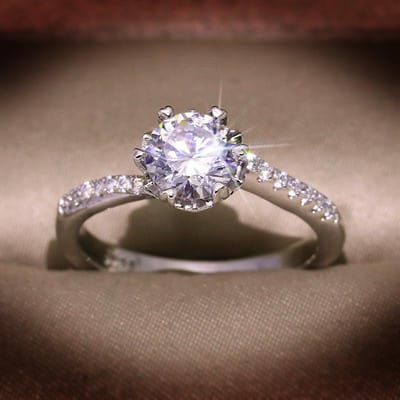 Eén-karaats Rij Diamant Eenvoudige Ring Imitatie Diamant Imitatie Geïmporteerde Moissan D Kleur Diamanten Ring met Ring Hoofd Diamanten Ring Port degree 20 gray