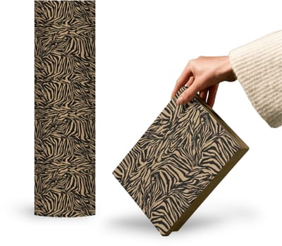 Papierrol Cadeaupapier – Kraft Zebra – 50cm x 150m – Bruin Kraftpapier met Zwarte Zebraprint – Duurzaam & Recyclebaar – Trendy Inpakpapier voor Cadeaus, Winkels & Styling