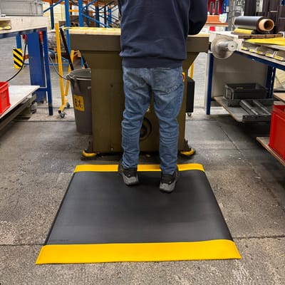Anti vermoeidheidsmat WS-1 voor kortdurend staand werk - Geel & Zwart - 1830 cm x 91 cm x 9,5 mm- - Veerkrachtig schuim - 9,5 mm - Voor binnen