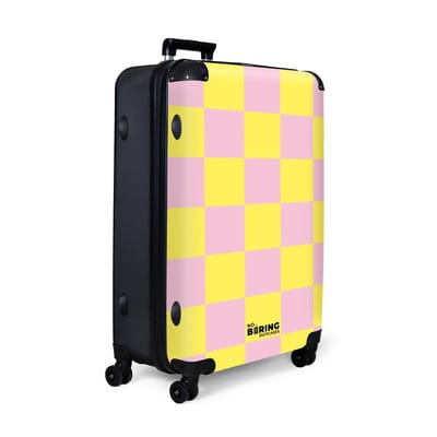 NoBoringSuitcases.com® - Koffer groot - Reiskoffer lichtgewicht - Geel met roze schaakbord print - Rolkoffer met 4 wielen - Grote trolley XL - 98 liter bagage