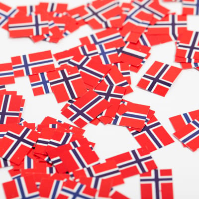 150 stuks Tafel confetti papier Noorwegen - Hapjes Cocktail Tapas Zomer Terras EK WK Voetbal Decoratie Tafelconfetti