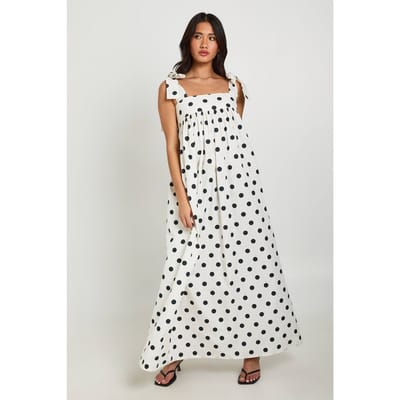 boohoo Dames Maxi Gesmokte Jurk Met Polkadots En Strikbandjes Op De Schouders | Wit | Maat: 38