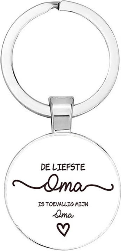 Akyol - De liefste oma is Sleutelhanger - liefde - iemand die liefde wilt geven aan zijn/haar oma - familielid - cadeautje voor oma - familie - beste ooit - cadeau - verjaardag - kado - geschenk - gift - verrassing - liefste ooit - 2,5 x 2,5 CM