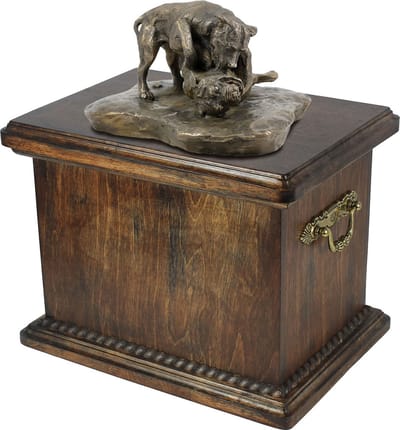 Elegante urn voor de as van een Pitbull met beeldje in klassieke stijl