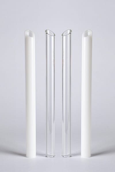 4 Herbruikbare Glazen Boba Bubble Tea Rietjes ook voor Smoothie / Milkshake / Slush, 21 cm lang Ø 16 mm buiten / Ø 12 mm binnen. Transparant en Melk glazen drinkrietjes.