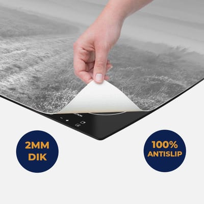 Chefcare Inductie Beschermer Pad in de Weide tijdens de Mist - Zwart Wit - 60x50 cm - Afdekplaat Inductie - Kookplaat Beschermer - Inductie Mat