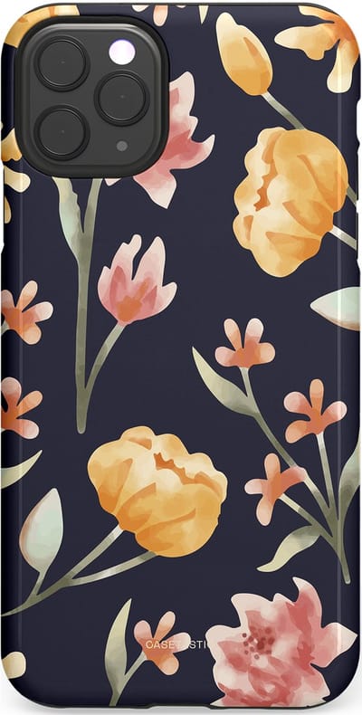 Casetastic Hoesje Geschikt voor Apple iPhone 11 Pro Max - Stijlvolle Beschermende Duo-layer Case - Bloemen Nacht