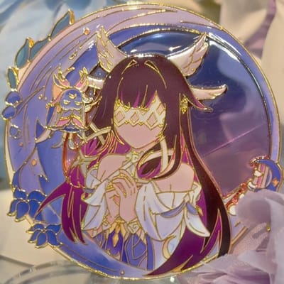 Spel Genshin Impact Columbina Kuutar Maanmaagd Damselette Cosplay Badge Legering Broche Reversspelden Ornament Accessoires Props beige