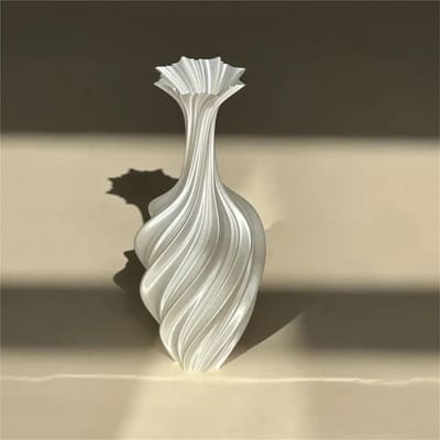 Abstracte Bloemenvaas Gemaakt met 3D Printing | Decoratief Item voor Thuis | Design met een Metallic Twist | wit| , 25cm|