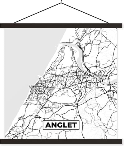 Posterhanger incl. Poster 60x60 cm - Schoolplaat - Anglet - Kaart – Stadskaart – Frankrijk – Plattegrond - Zwart wit - Textielposter - Zwarte latten - Stadskaart