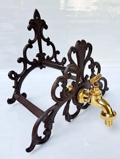 Gietijzeren tuinslang houder CI105BR1500 - met messing kraan - compleet - gietijzer - tuin slang houder