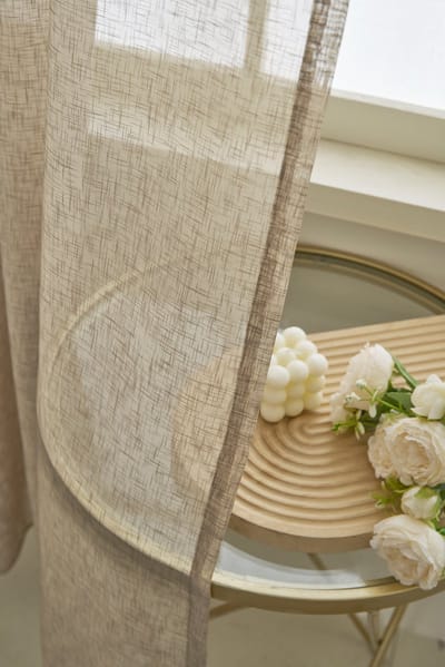 Maroyathome Bibiana - Vitrage - Kant en klaar - Plooiband - Loodveter - Schelphaken - Embrasse - LICHT TAUPE - 200 x 180 cm - 200 cm breed - 180 cm lengte - 1 stuks