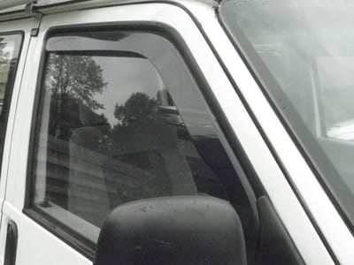 Raamspoilers tbv T4 caravelle vw volkswagen california donkere zijwindschermen raamgeleiders pasvorm bouwjaar 1990-2003