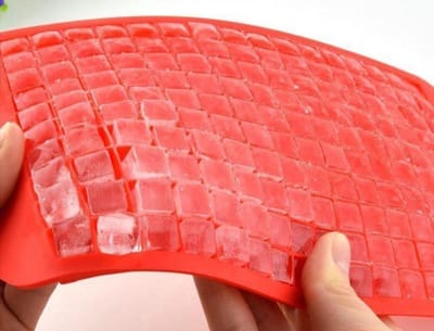 *** 2 Stuks Duo Ijsblokjesvorm - 2x 160 kleine ijsblokjes - Ijsblokjesvorm Silicone - Ijsblokjeshouder - Rood - Zomer Cocktails - Limonade Kan - van Heble® ***