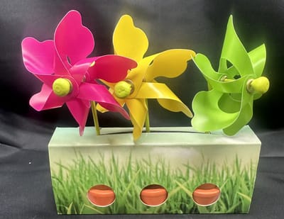Set van 3 decoratieve windmolentjes in pot - kunststof+houten steker "uni roze/geel/groen"- meerkleurig + oranje potjes- dia 9 cm x hoogte 16 cm - Tuinaccessoires - tuinstekers
