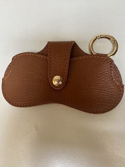 Zonnebril hoesje - cognac -leer- handig voor aan je tas