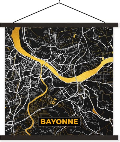 Posterhanger incl. Poster 60x60 cm - Schoolplaat - Plattegrond - Bayonne - Stadskaart - Frankrijk - Kaart - Textielposter - Zwarte latten - Stadskaart