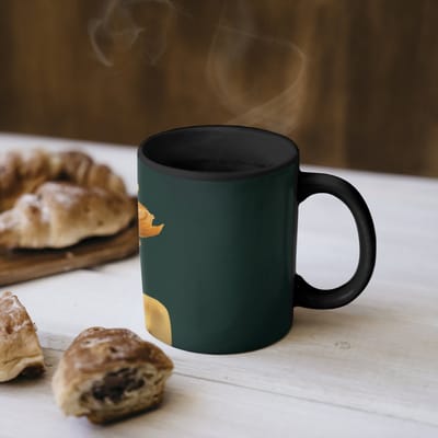 Magische Mok - Foto op Warmte Mokken - Koffiemok - Vrouw - Hoed - Geel - Magic Mok - Beker - 350 ML - Theemok