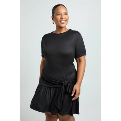 boohoo Dames Plus Drop Hem T-shirtjurk | Zwart | Maat: 44
