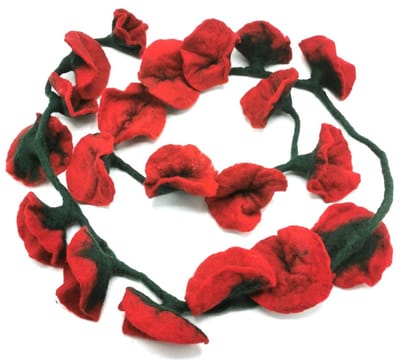 Boutique Trukado - Vilten Bloemen Slinger - Rood - handgemaakt - lengte ca 180cm - 100% wol