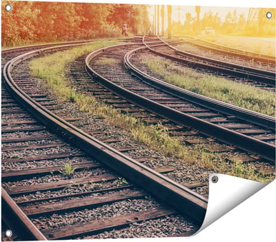 Gards Tuinposter Rails Spoorwegen naast Elkaar - 80x60 cm - Tuindoek - Tuindecoratie - Wanddecoratie buiten - Tuinschilderij