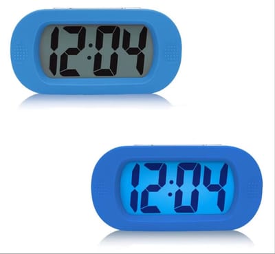 *** Kleine wekker Alarmklokje - Digitale Wekker - Verlichting - Sterke Alarmklok - Beschermende Rubberen Hoes - Blauw - Blauwe wekker - van Heble® ***