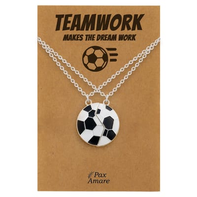 Vriendschapsketting voor 2 'Teamwork makes the dream work' - Magnetische Voetbal - BFF Ketting op Cadeau Kaartje - 45cm + 5cm verstelbaar - Zilverkleurig - Best Friends Hanger - Pax Amare