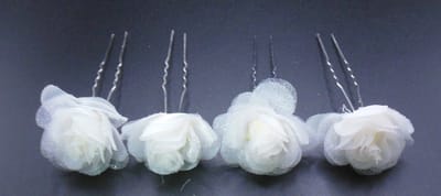 Haarpinnen bloem wit set van 4 stuks.