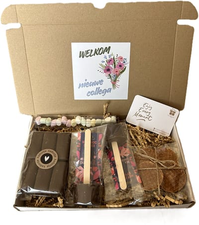Nieuwe collega choco brievenbus cadeau - chocoladestick - chocolade - marshmallows - stroopwafels