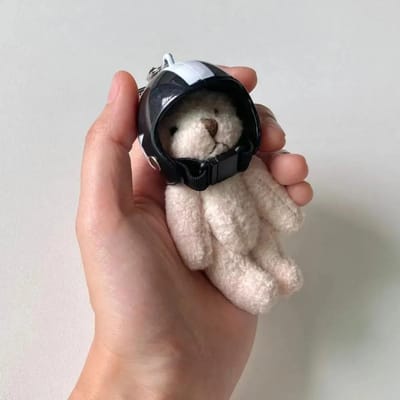 Coole Biker Knuffelbeer Sleutelhanger Kleine Pluizige Teddypop Met Racehelm Bedeltje Sleutelhanger Rugzak Ornament Dagelijks Accessoire zwart