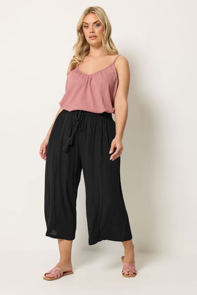 Yours Zwarte Cropped Broek Met Gekreukelde Stof En Geschulpte Rand Size 42