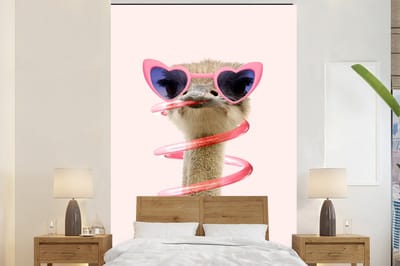 Behang - Fotobehang - 200x300 cm - Struisvogel - Zonnebril - Roze - Dieren - Dieren behang