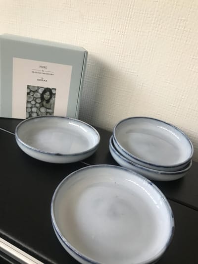 PASCALE NAESSENS BORD TAPAS 14.5 X 2.5 BLAUW GEGLAZUURD 1 STUK