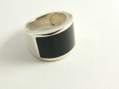 Zilveren ring met onyx - maat 18